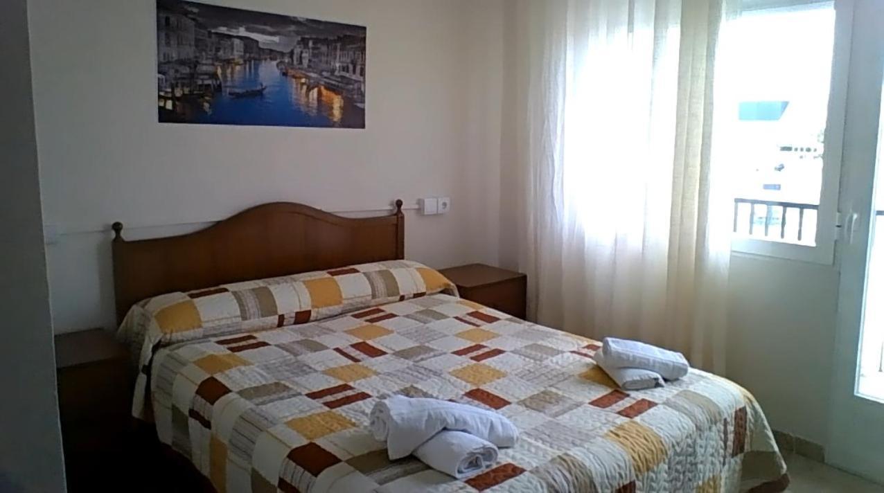 Hostal Restaurante Galicia Villardefrades Bagian luar foto