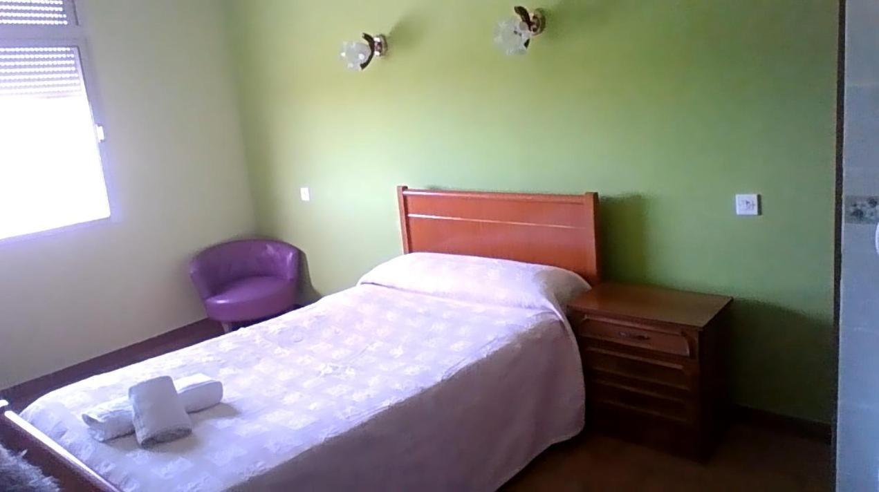 Hostal Restaurante Galicia Villardefrades Bagian luar foto